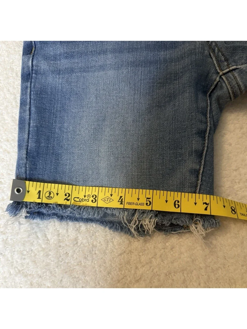 Judy Blue Women’s 3/26 Skinny Fit Denim Bermuda Shorts Raw Hem Stretch
